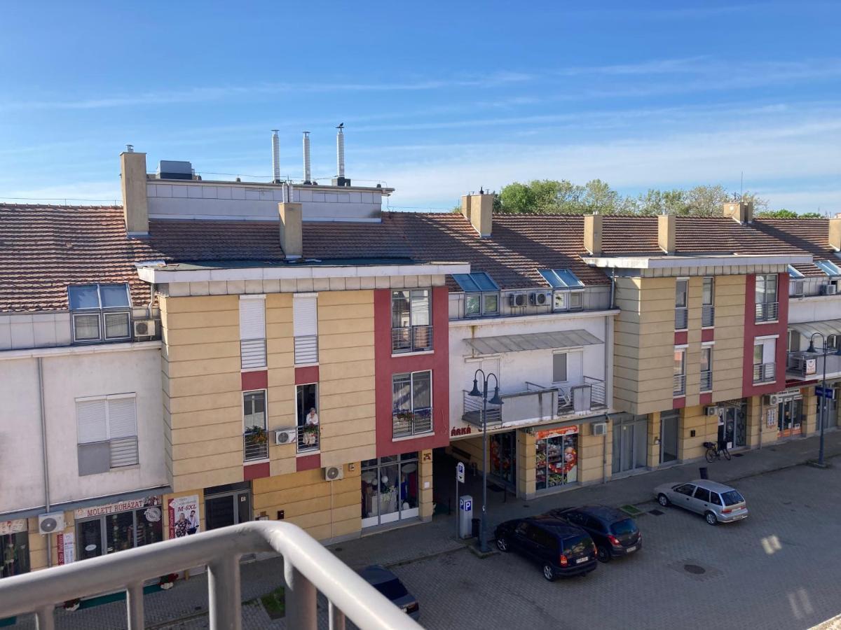 Noemi Apartman Hajduszoboszlo Luaran gambar